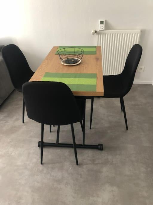 Superbe Appartement En Plein Centre Ville. La Roche-sur-Yon Kültér fotó